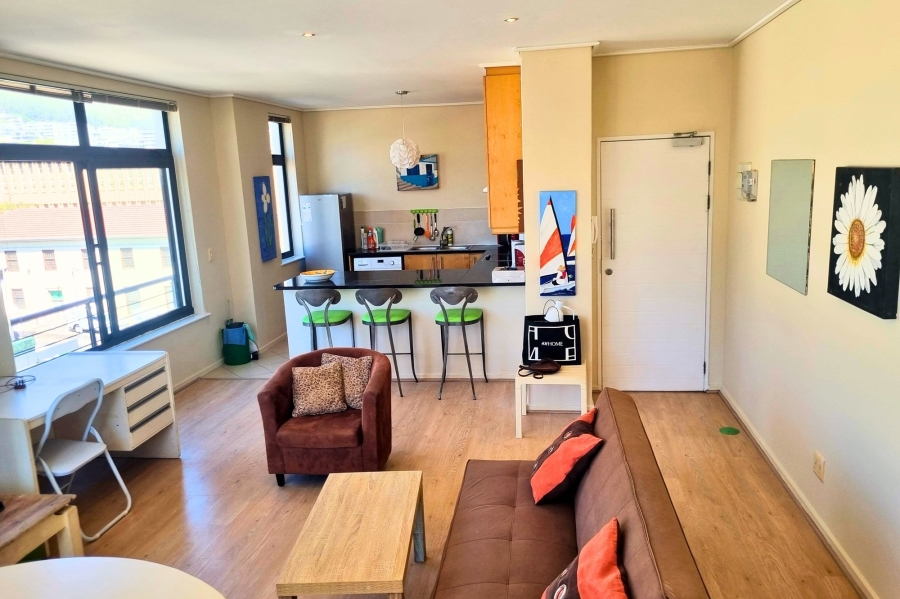 To Let 1 Bedroom Property for Rent in Sea Point Western Cape